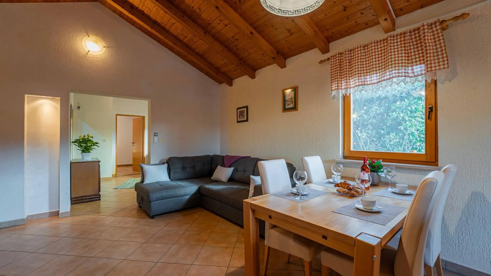 Nyaraló Garden House Kablar Villa Póla