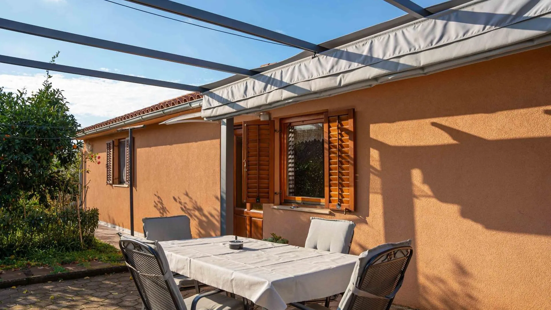 Garden House Kablar Villa Póla
